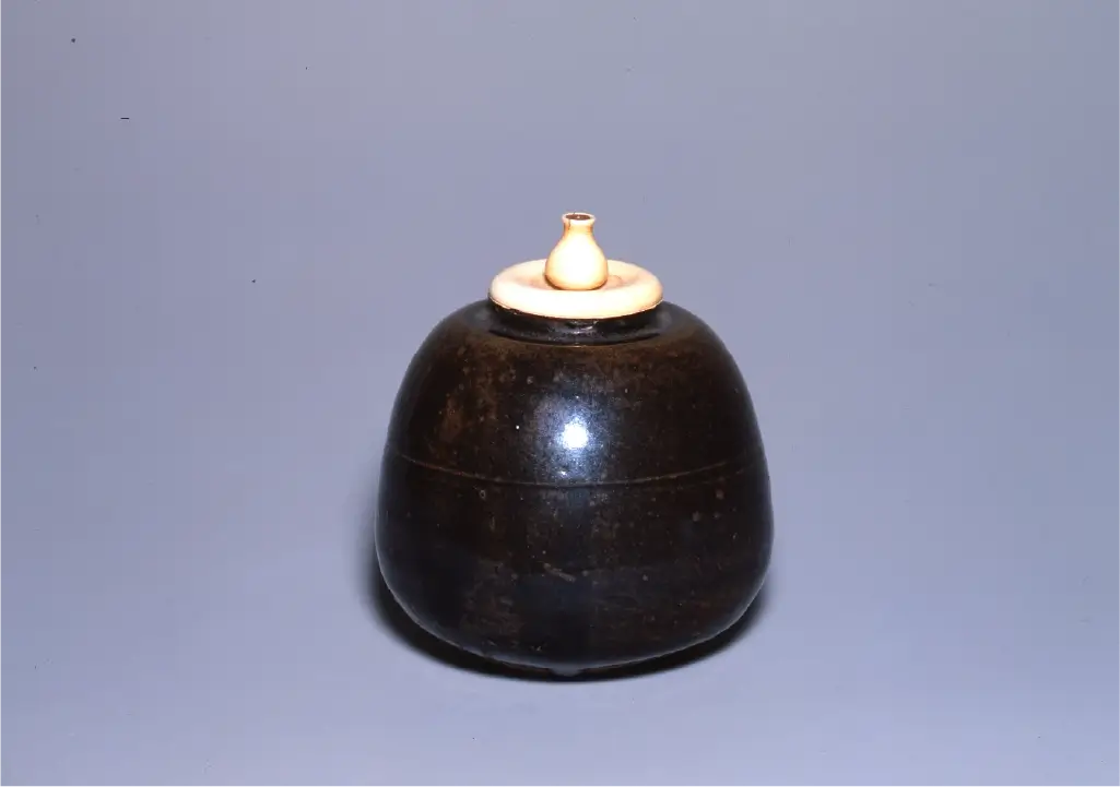 唐物尻膨茶入