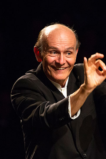 ガボール・タカーチ＝ナジ (指揮) GÁBOR TAKÁCS-NAGY