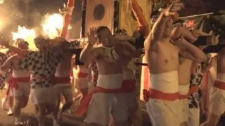 深夜0時に響く「うにょ～い」の掛け声… 神輿をバトンパスする男たち？！ 岐阜県・神戸町の「神戸山王まつり」