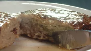 約1300種類そろう！業務用食品スーパー「アミカ」の店員さんに聞いた激オシ冷凍食品トップ3！第1位は年間約56万個売れるハンバーグ！