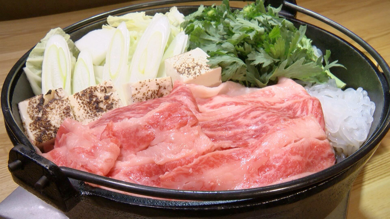 人気グルメ対決 焼肉 Vs すき焼き 名古屋で味わえるお値打ち 肉食べ放題 を人気プロレスラー 棚橋弘至 がジャッジ Cbc Magazine Cbcマガジン