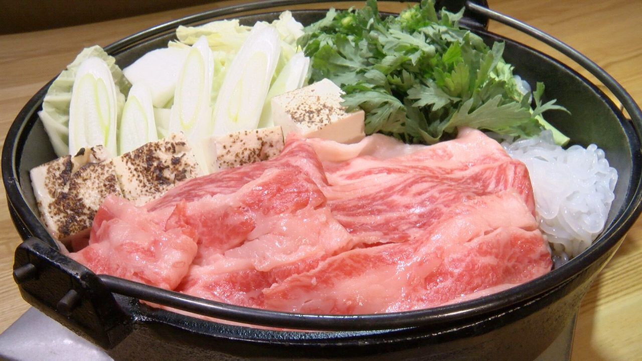 【人気グルメ対決】「焼肉」vs「すき焼き」名古屋で味わえるお値打ち“肉食べ放題“を人気プロレスラー“棚橋弘至”がジャッジ！