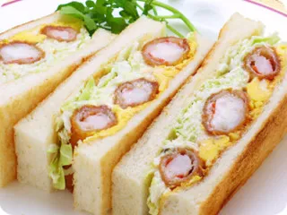 名古屋にしか店舗がない老舗喫茶店「コンパル」。エビフライサンドなど人気メニューが豊富・テイクアウトもOK！