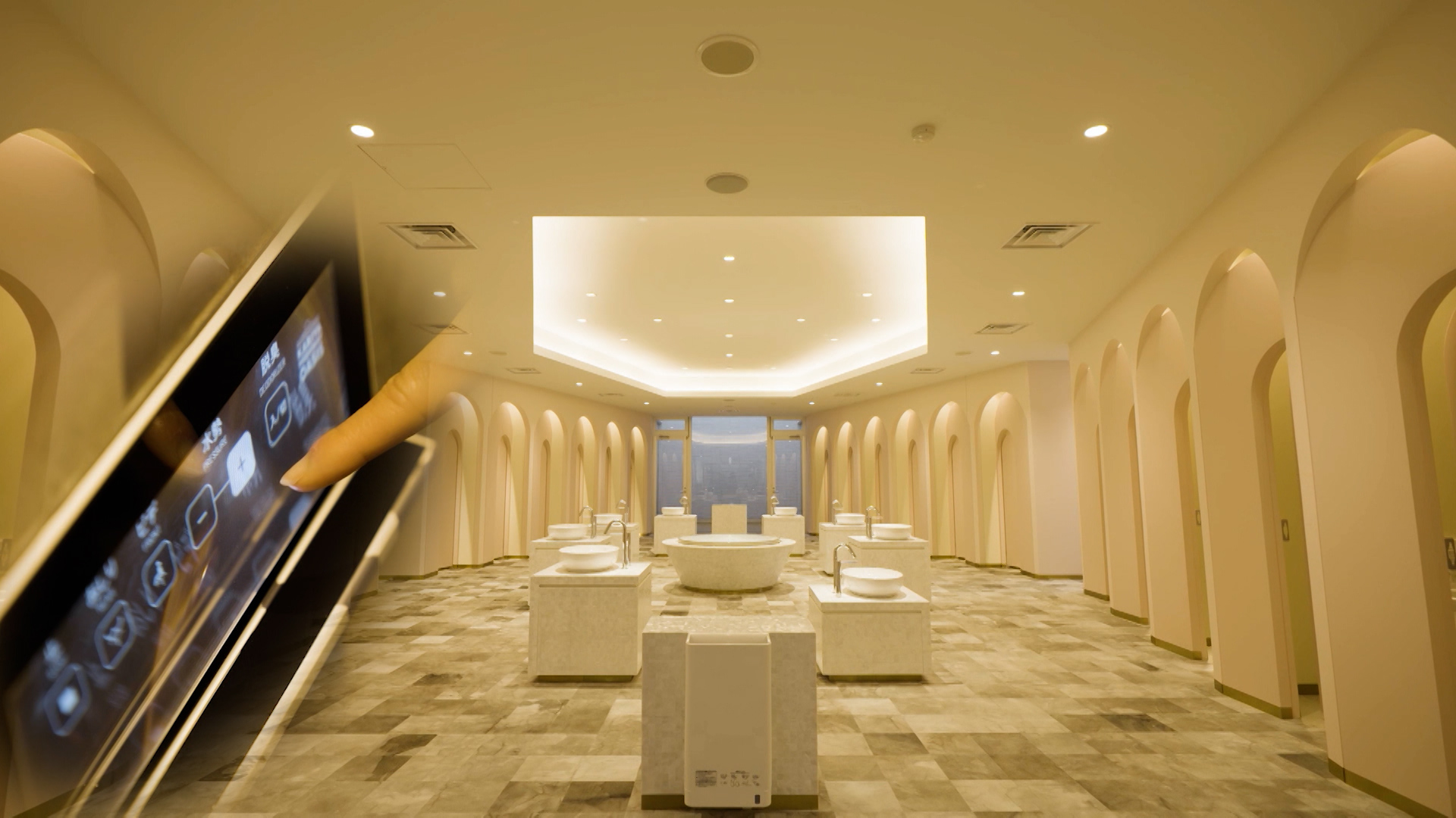 総工費は約4億円!?VIPルーム付きの超豪華トイレが目玉!刈谷ハイウェイオアシスに密着(前編)