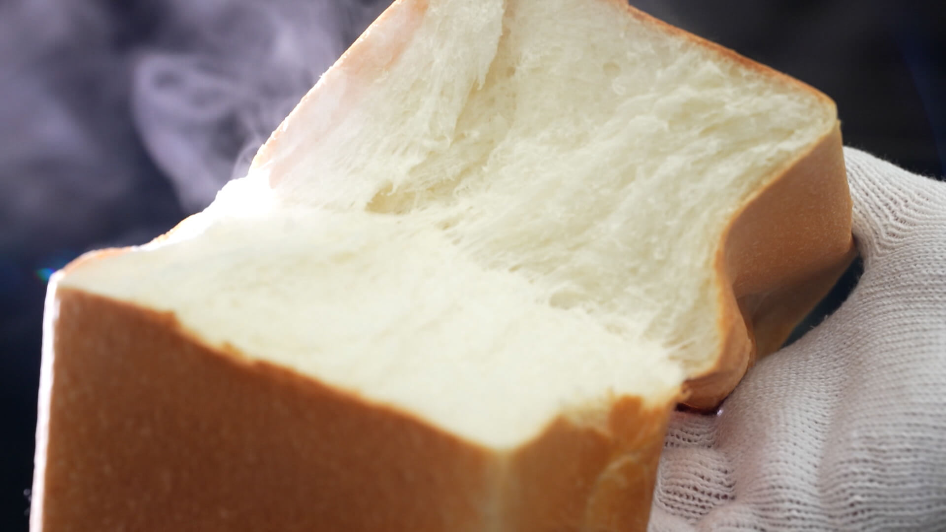 モチモチ秘密は生地にあり！“パンの神様”が作る「ゴールド食パン」とは？名古屋のパン店ランキング第10位～第7位