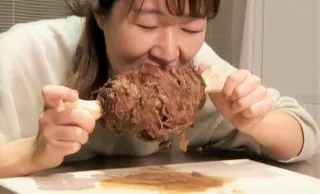 話題沸騰の商品「マンガ肉の骨」とは！？憧れの骨付き肉が家で完全再現できる！