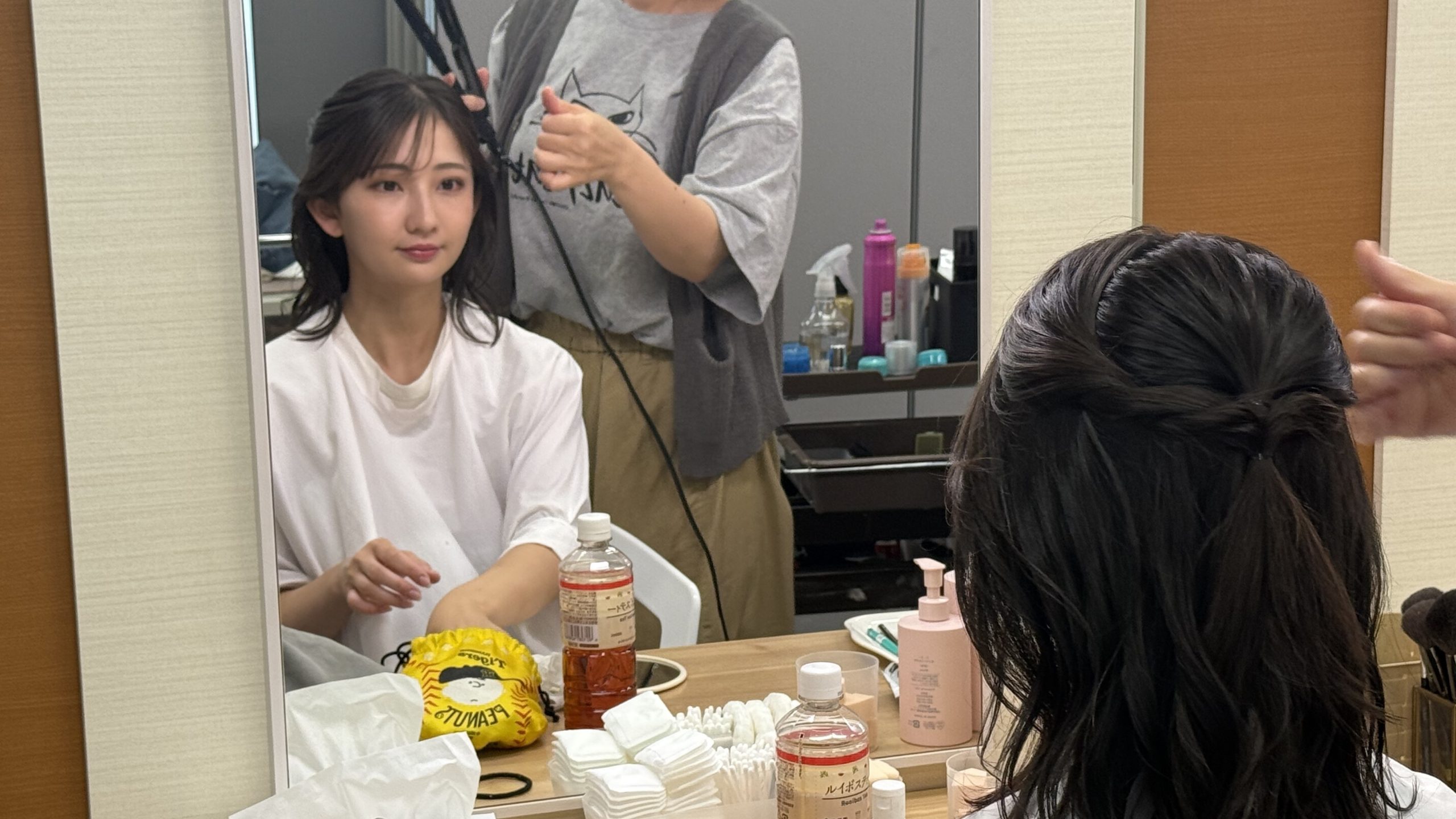 テレビ局ヘアメイクに求められる力とは?現役のプロが語る“採用ルート”と“必要なスキル”