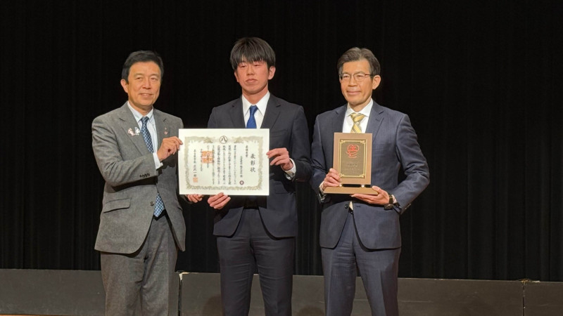 CBCテレビ me:tone編集部　令和7年度名古屋市子育て支援企業認定表彰式で大有建設が最優秀賞を受賞した様子