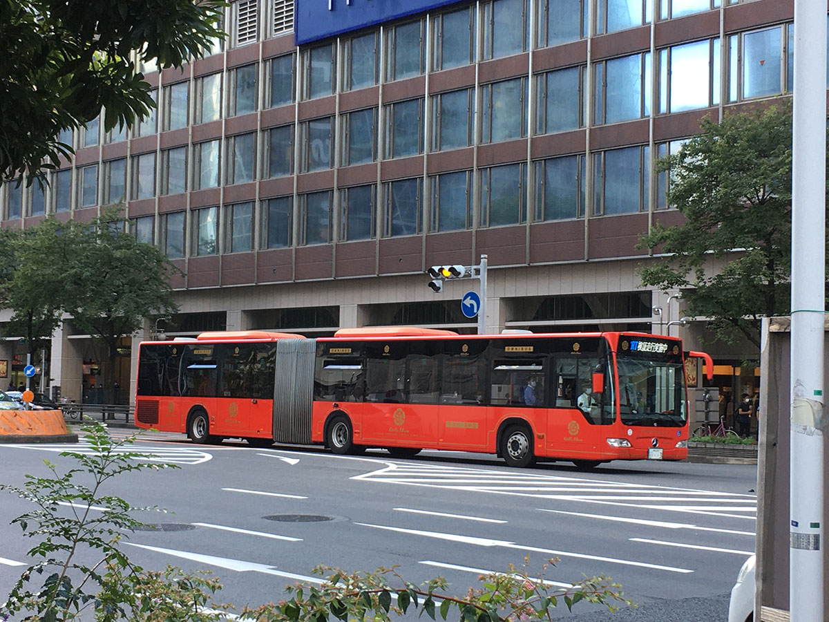 名古屋の都心を車体の超長いバスが走った！新交通システム