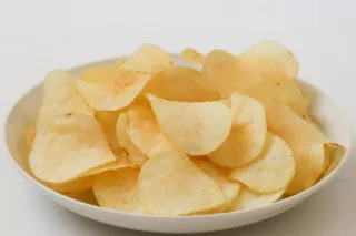 「ポテトチップス」はじめて物語～米NY生まれのスナック菓子が日本で人気獲得