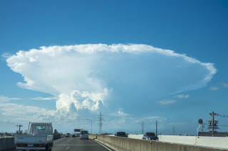 豪雨を人工的にコントロールできるのか？選ばれた主役は「ドライアイス」