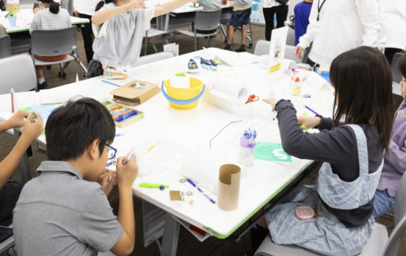 グループワークで意見を出し合ったら、「あったらいいな」を形にします