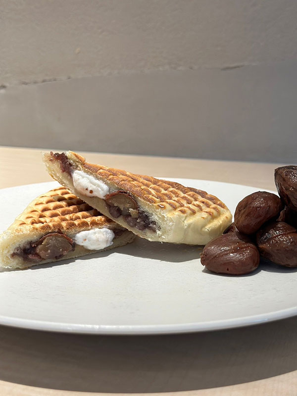 栗とアンバターのパニーニ