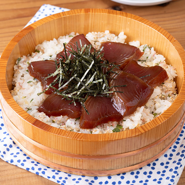 初がつおのてこねずし