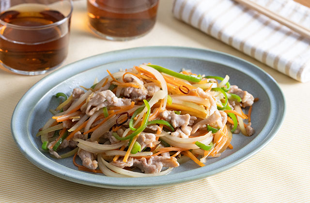 豚肉と細切り野菜の酢じょうゆ炒め