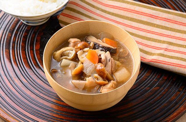 根菜と鶏肉のなめこ汁