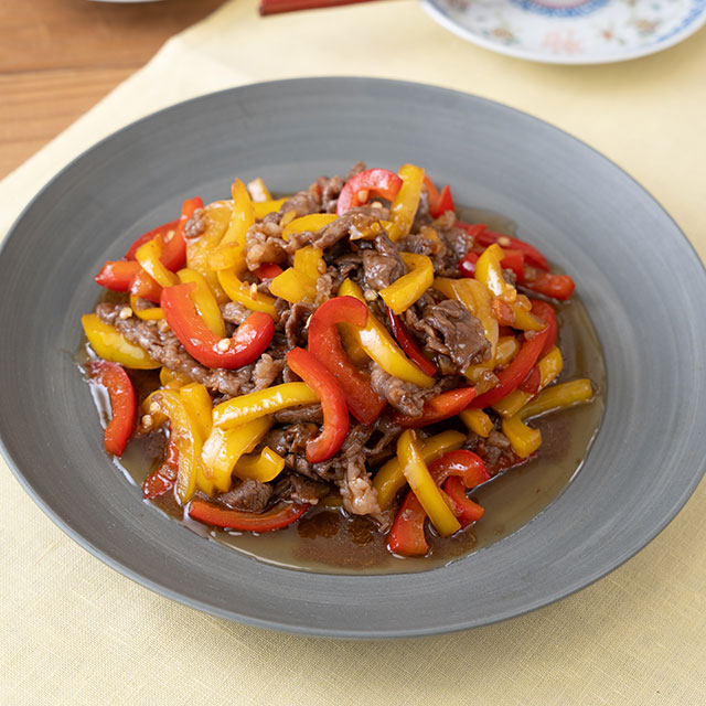 牛肉とパプリカのオイスターソース炒め
