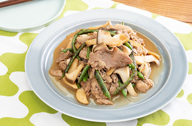 焦がしいんげんと豚肉のバターじょうゆ炒め