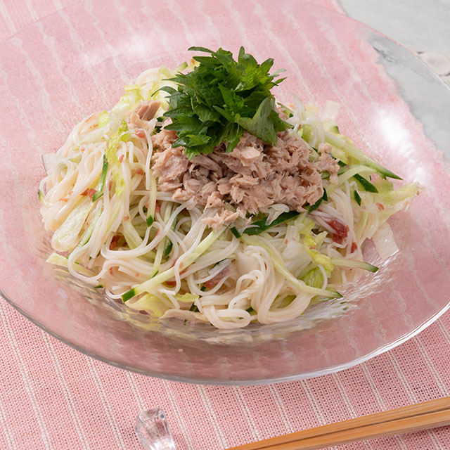 梅とツナのサラダそうめん