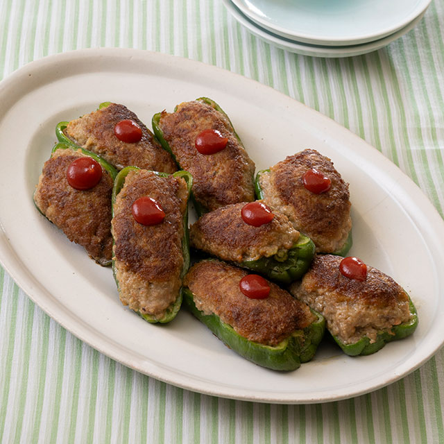 すりおろし野菜のピーマン肉詰め