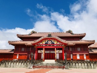 がんばれ沖縄!首里城消失の慟哭から歩み出してほしい